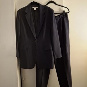 Nygard Collection Women's Black Blazer and Trousers Set